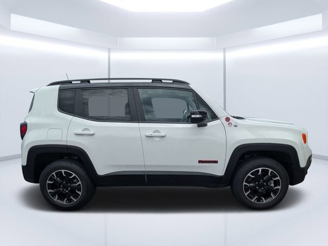 Used 2023 Jeep Renegade Trailhawk w/ Trailer Tow Group AWD/4WD image 2