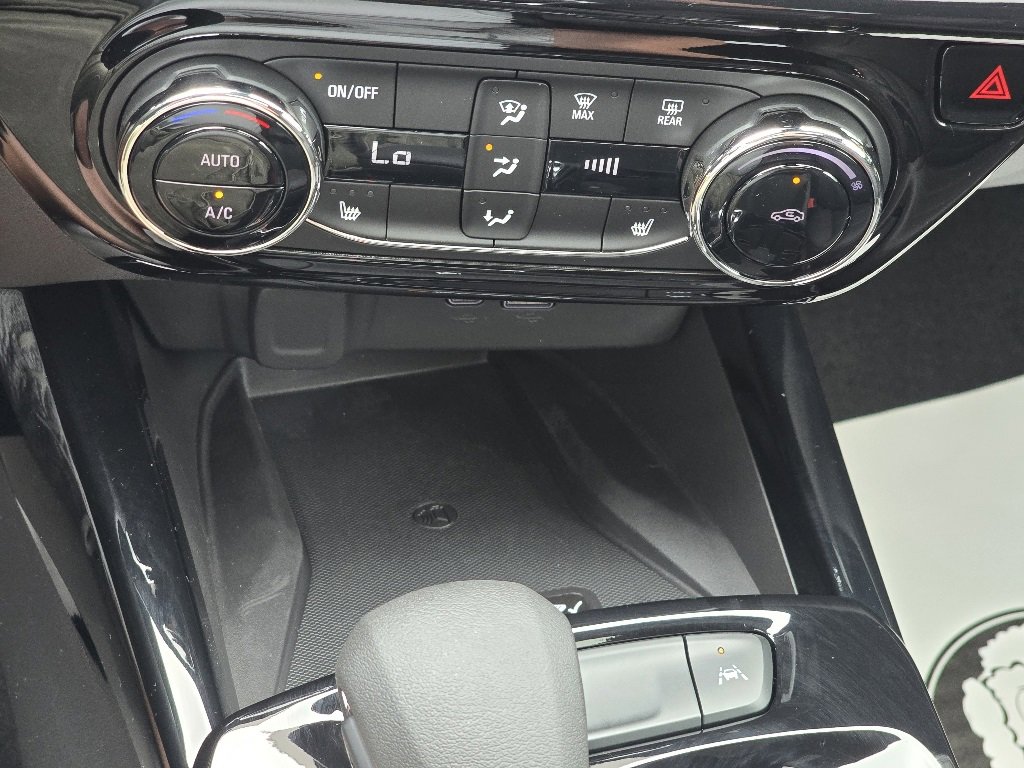 New 2026 Chevrolet Trax RS w/ Sunroof Package image 16