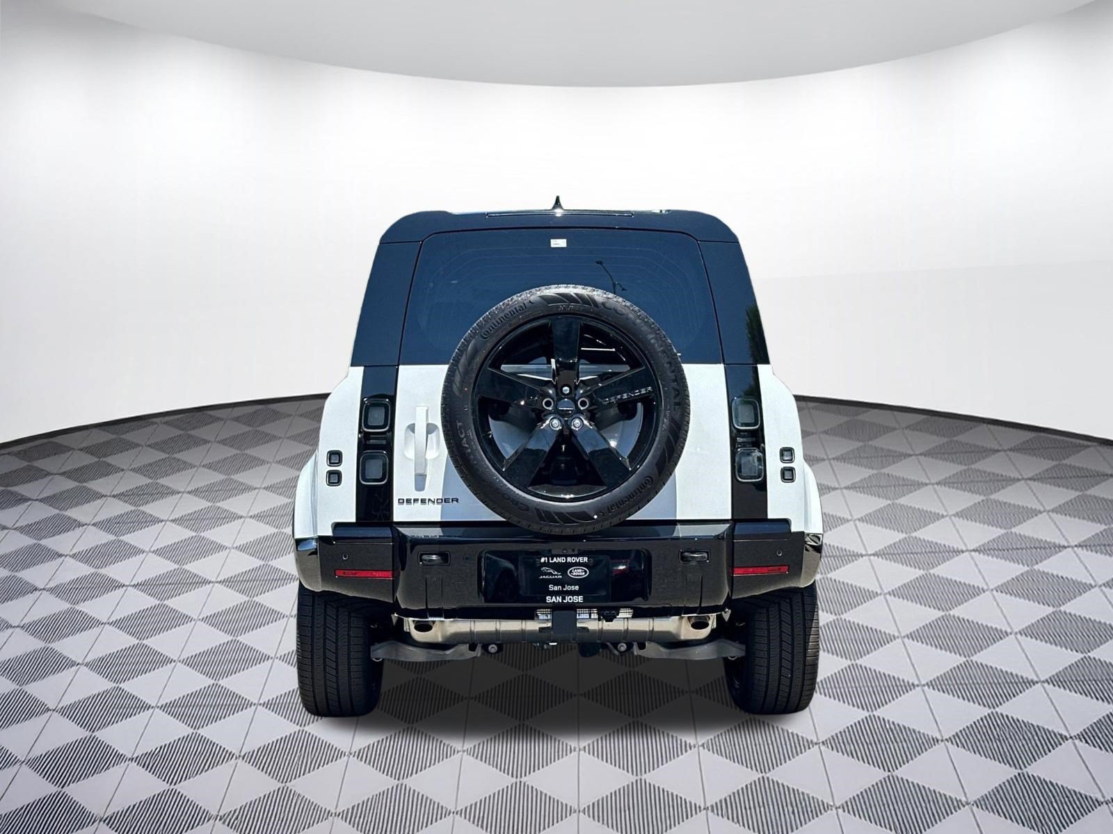 New 2026 Land Rover Defender 110 X-Dynamic SE AWD/4WD image 9