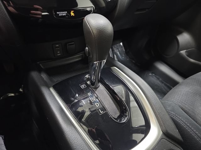 Used 2014 Nissan Rogue S AWD/4WD image 23