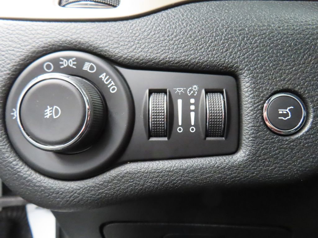 Used 2018 Jeep Cherokee Limited w/ High Altitude Package image 48