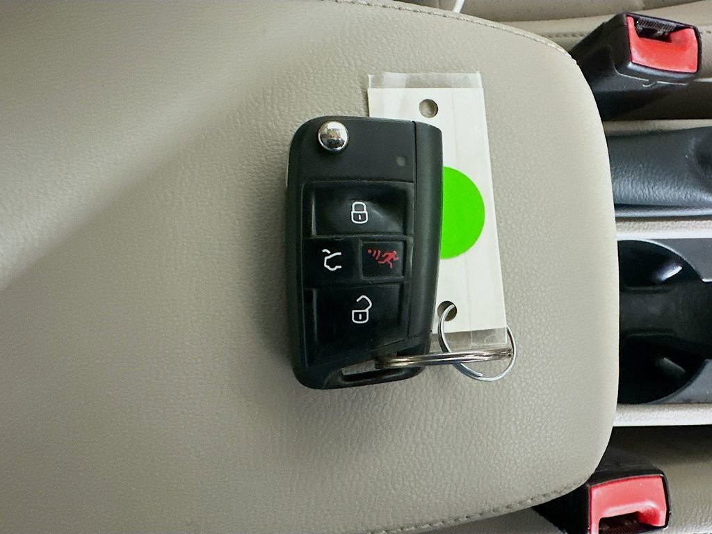 Used 2017 Volkswagen Golf Alltrack S image 37