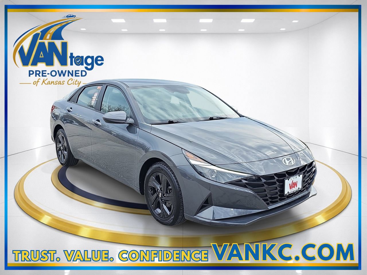 Used 2023 Hyundai Elantra SEL image 3