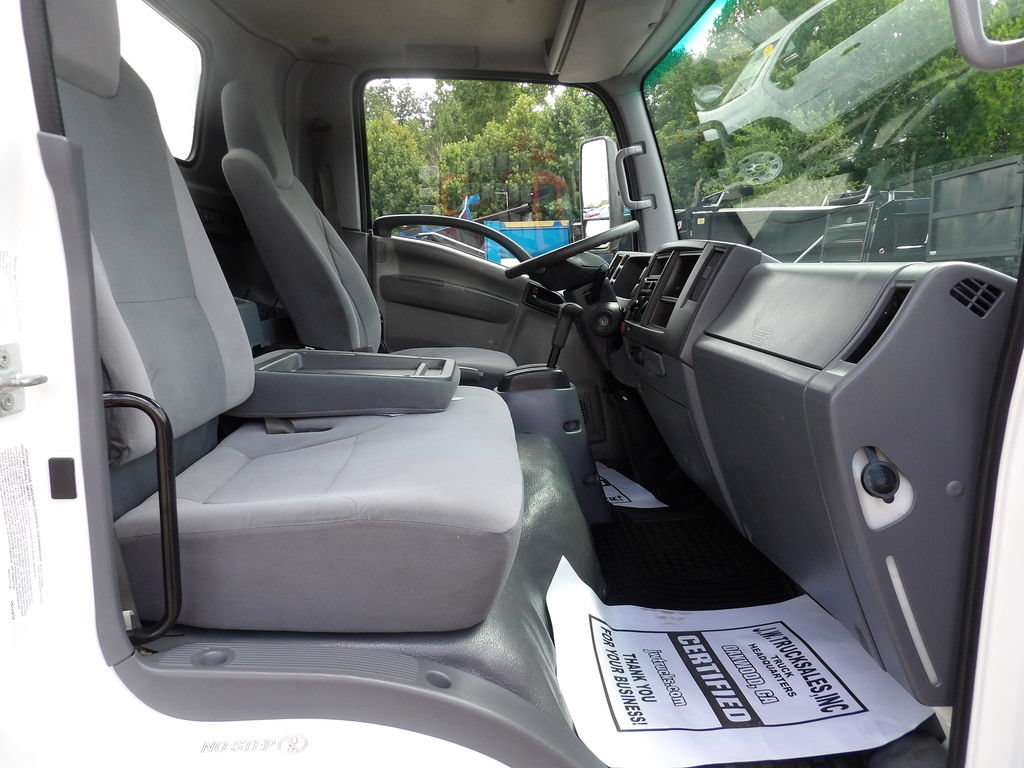 Used 2019 Isuzu NPR RWD image 28