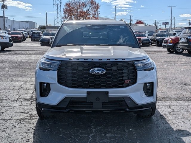 New 2026 Ford Explorer ST image 3