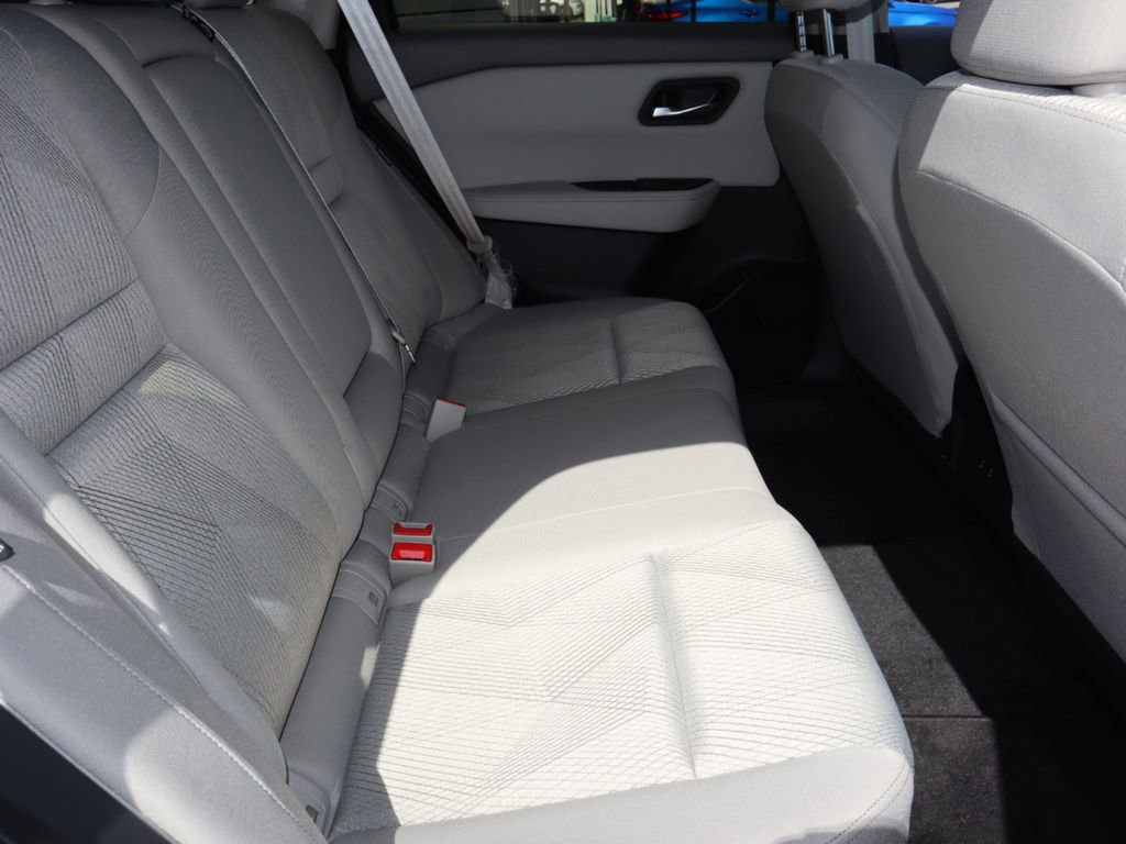 Certified 2025 Nissan Rogue SV image 21