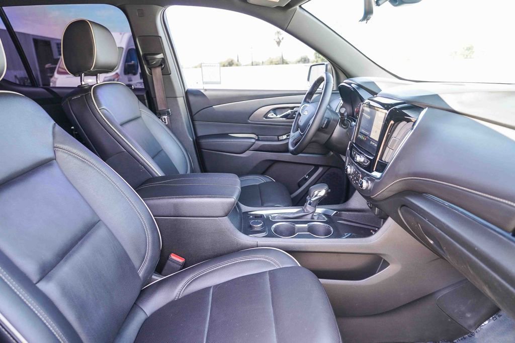 Used 2023 Chevrolet Traverse Premier image 18