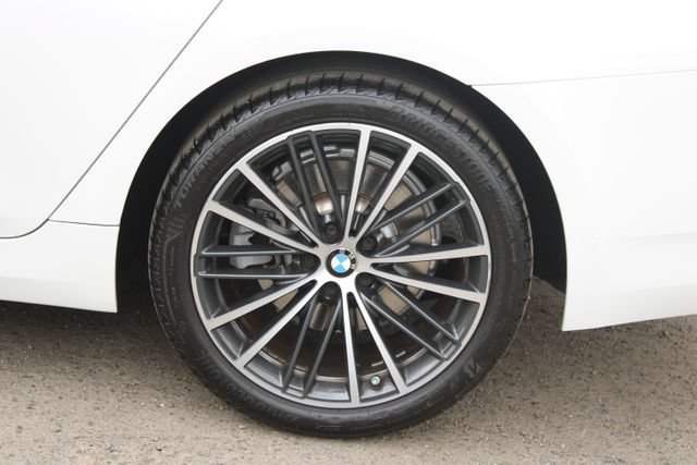 Used 2021 BMW 530e w/ Parking Assistance Package RWD image 7