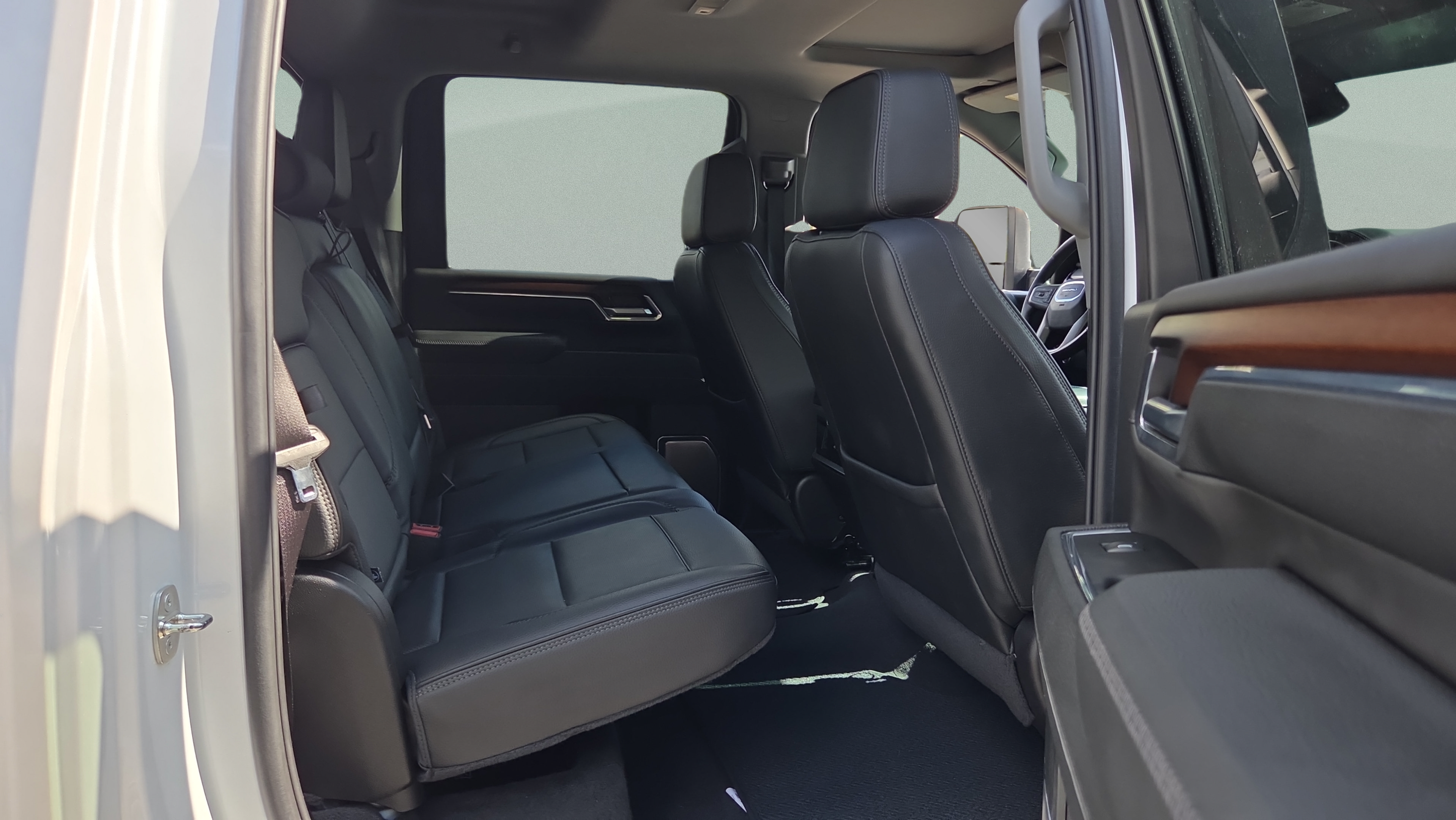 Used 2024 GMC Sierra 2500 Denali w/ Denali Reserve Package AWD/4WD image 14
