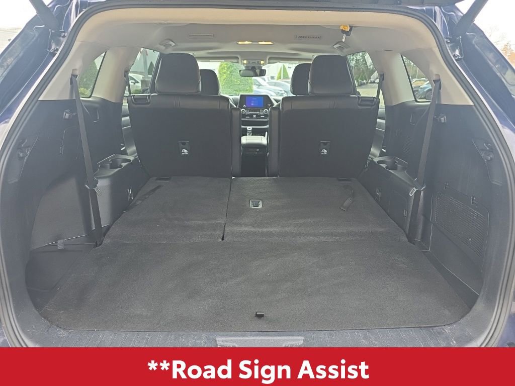 Used 2024 Toyota Highlander XLE image 16