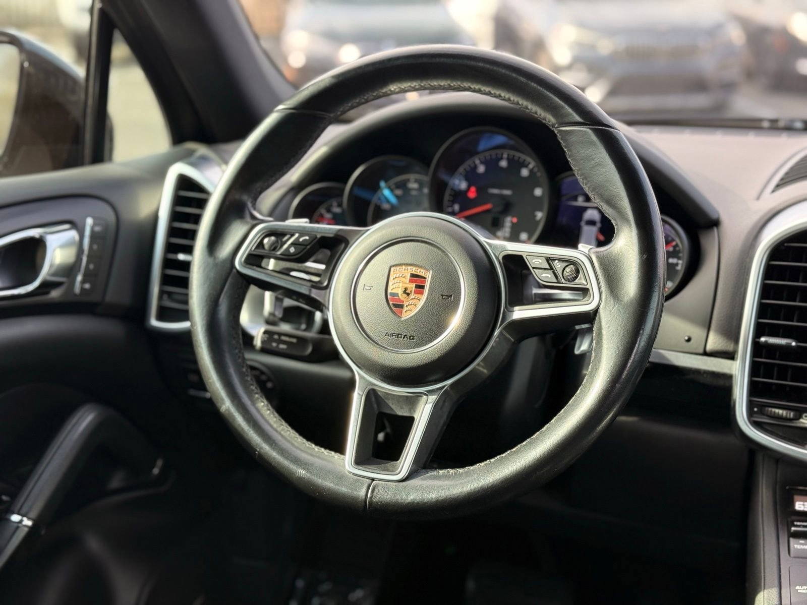 Used 2017 Porsche Cayenne image 35
