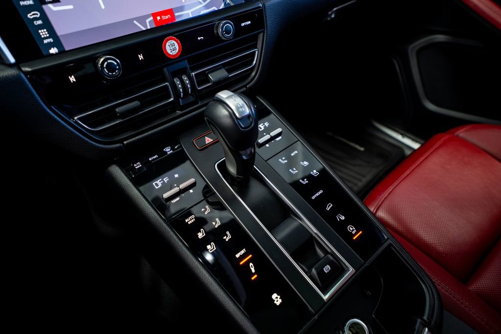Used 2023 Porsche Macan S image 45
