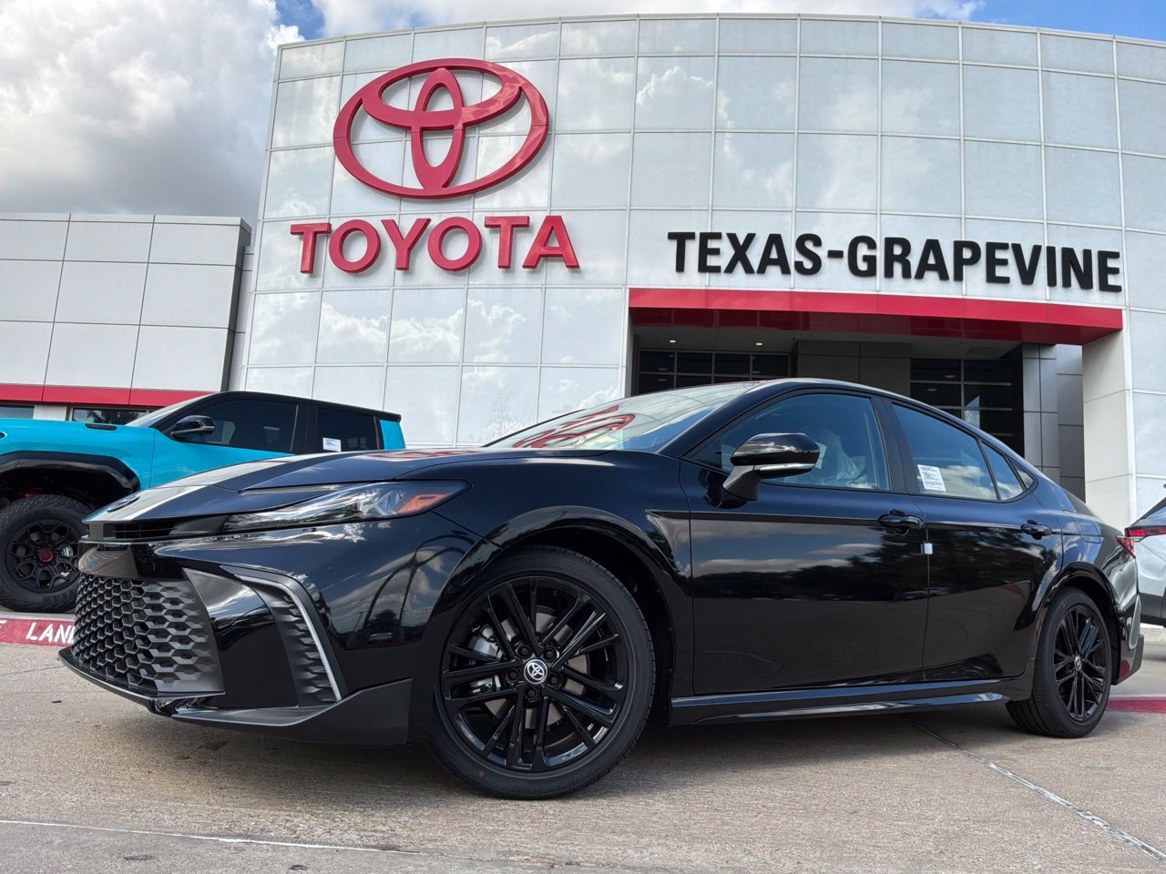 New 2026 Toyota Camry SE FWD image 2