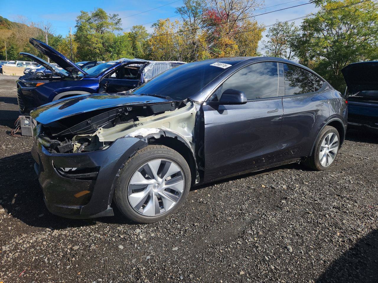 Used 2026 Tesla Model Y AWD image 3