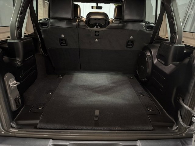 Used 2020 Jeep Wrangler Unlimited Sahara image 18