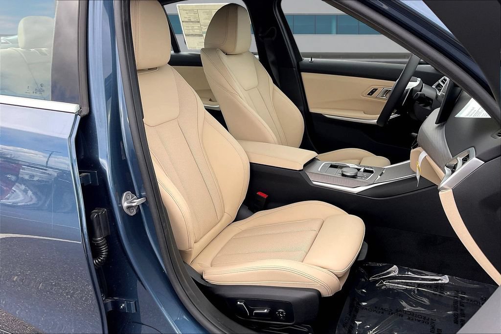 New 2026 BMW 330i xDrive Sedan w/ Premium Package AWD/4WD image 28