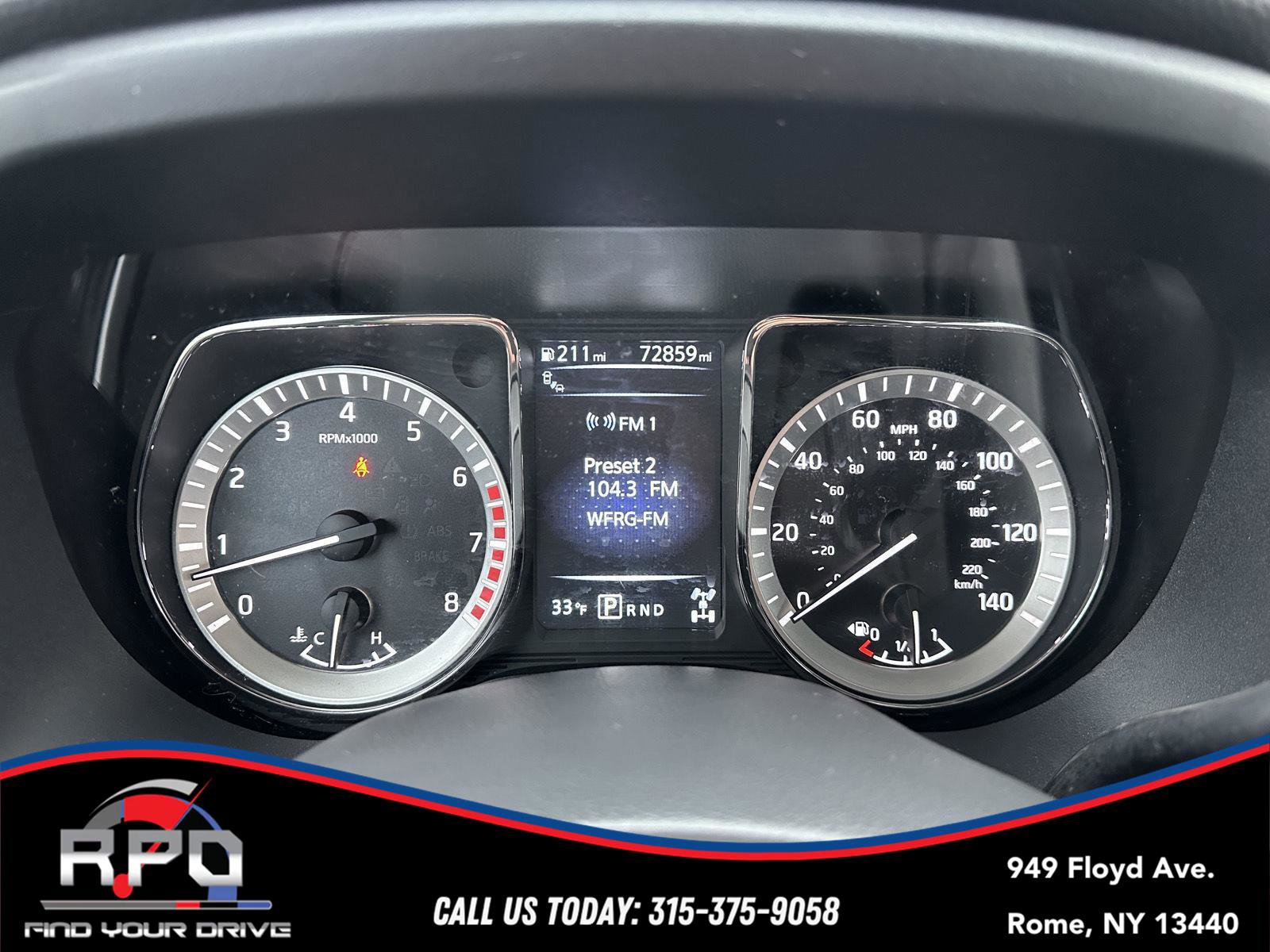 Used 2018 Nissan Titan SV w/ SV Convenience Package image 19