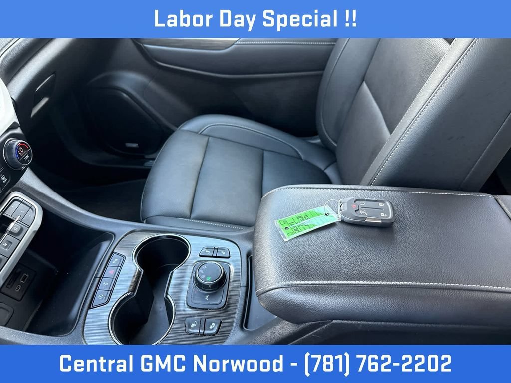 Certified 2023 GMC Acadia SLT w/ Elevation Edition AWD/4WD image 19