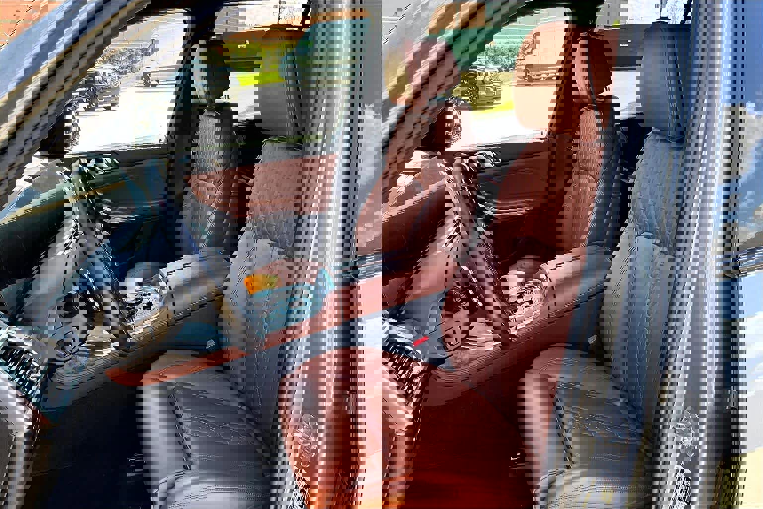 Used 2024 BMW X7 xDrive40i w/ M Sport Package AWD/4WD image 8