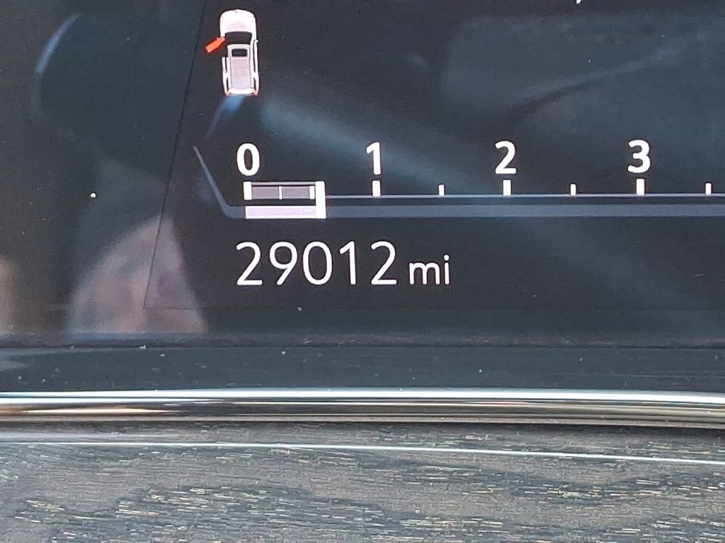 Used 2024 Cadillac Escalade ESV Premium Luxury w/ Performance Package image 20