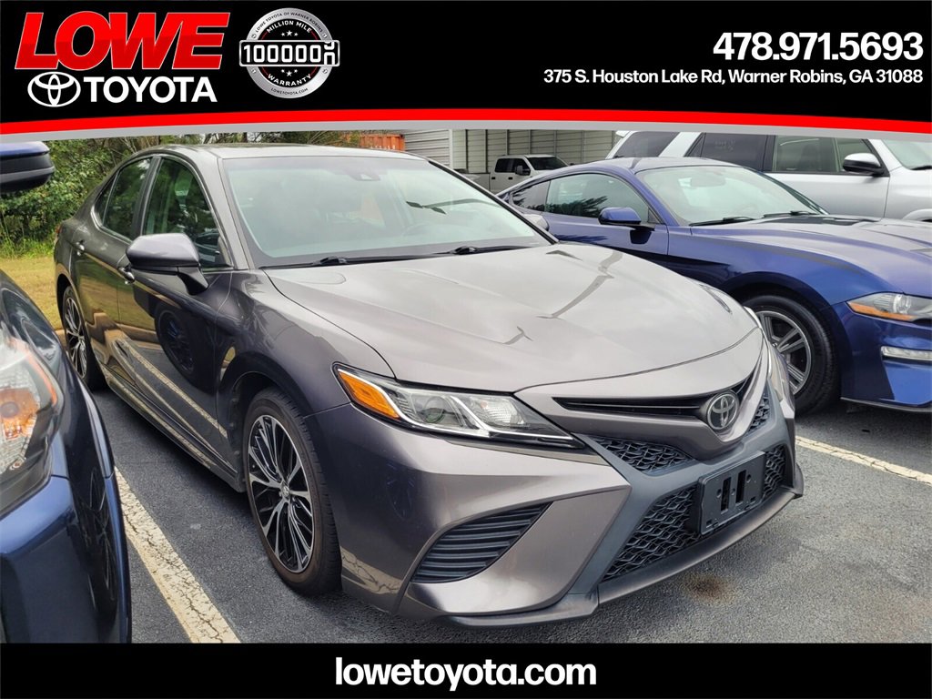 Used 2018 Toyota Camry SE w/ Moonroof Package