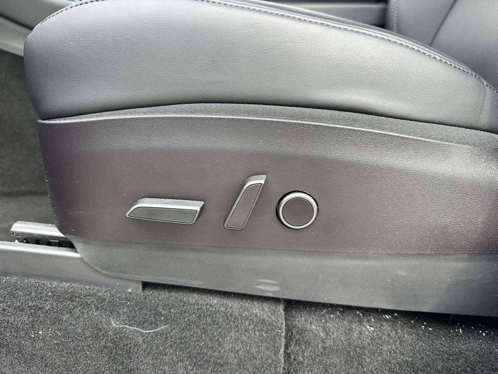 Used 2021 Tesla Model Y Long Range AWD/4WD image 15