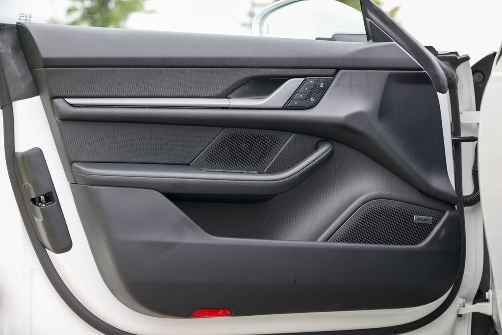 Certified 2026 Porsche Taycan AWD/4WD image 36