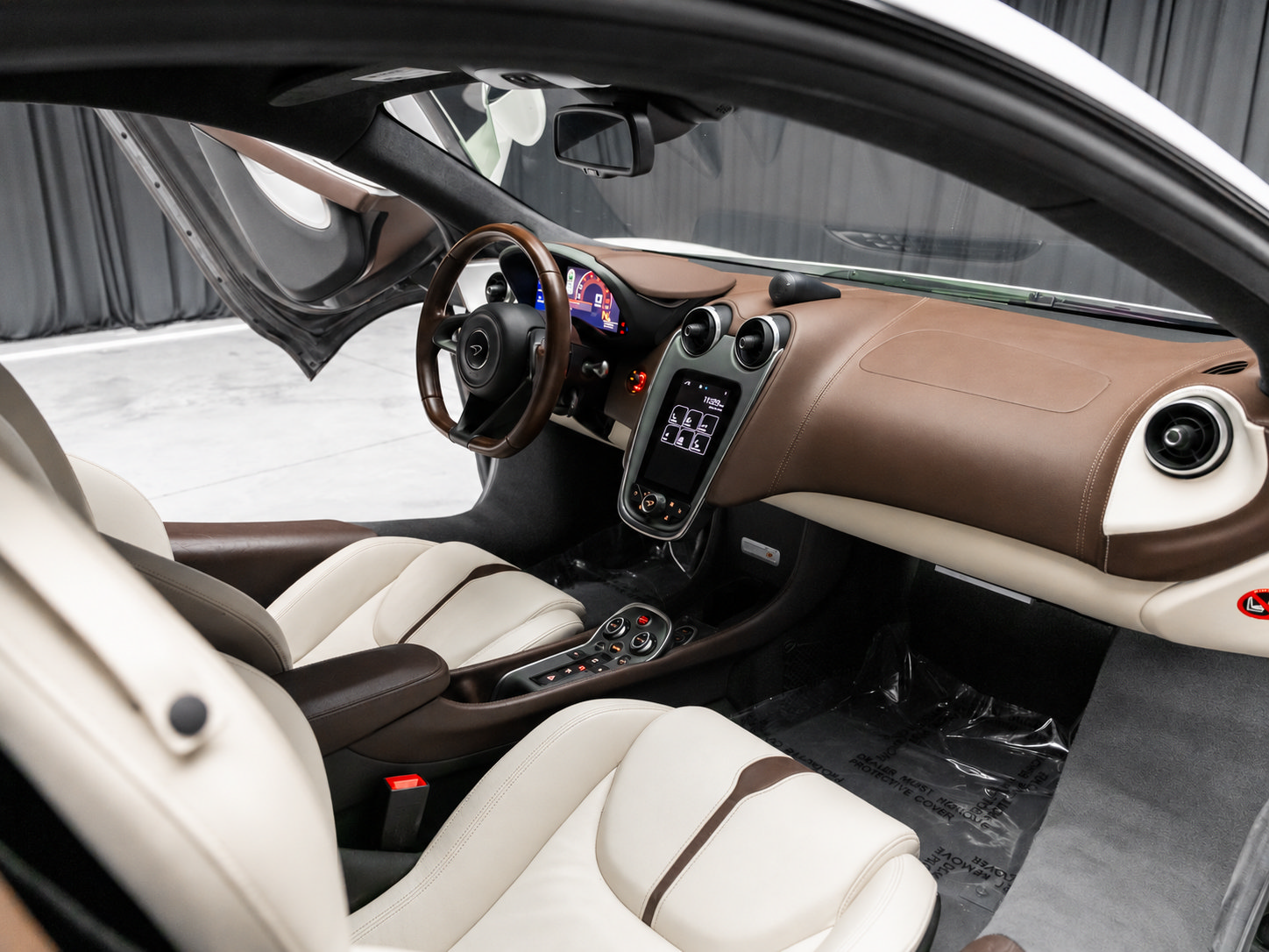 Used 2016 McLaren 570S Coupe RWD image 48