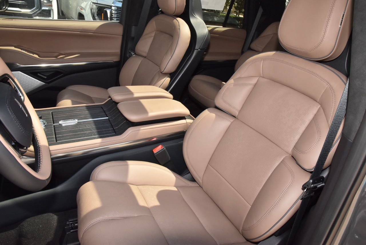 New 2027 Lincoln Navigator Black Label AWD/4WD image 37