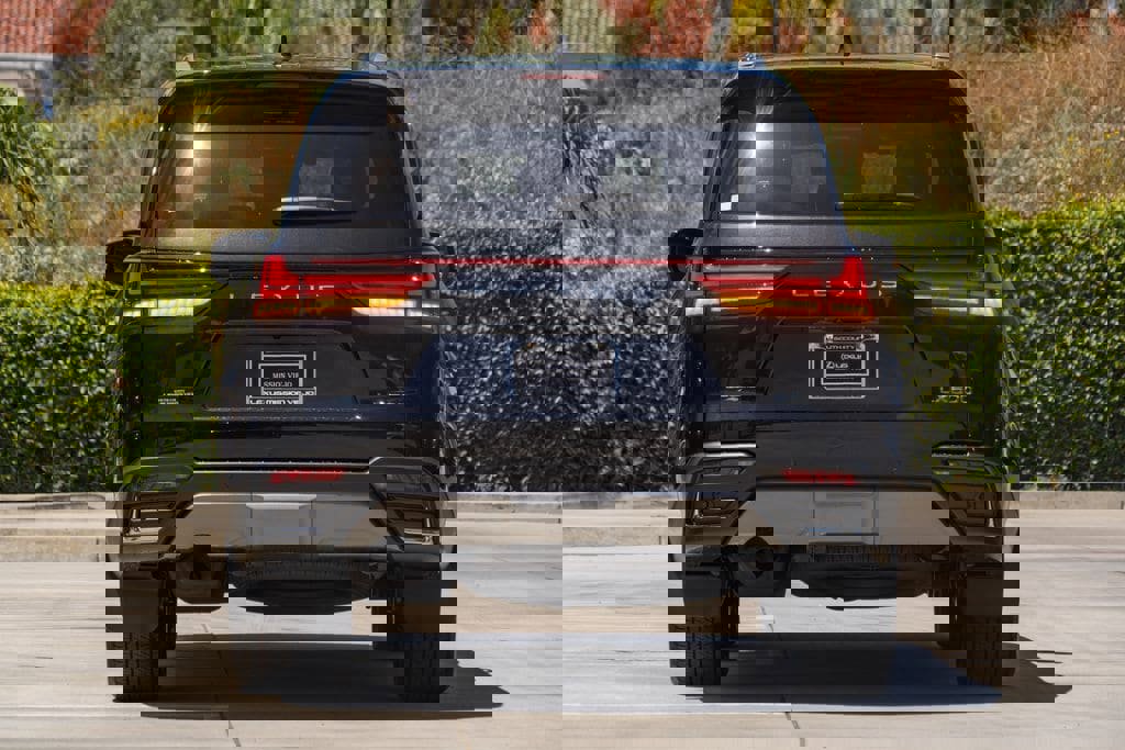 New 2026 Lexus LX 600 4WD w/ Luxury Package image 8