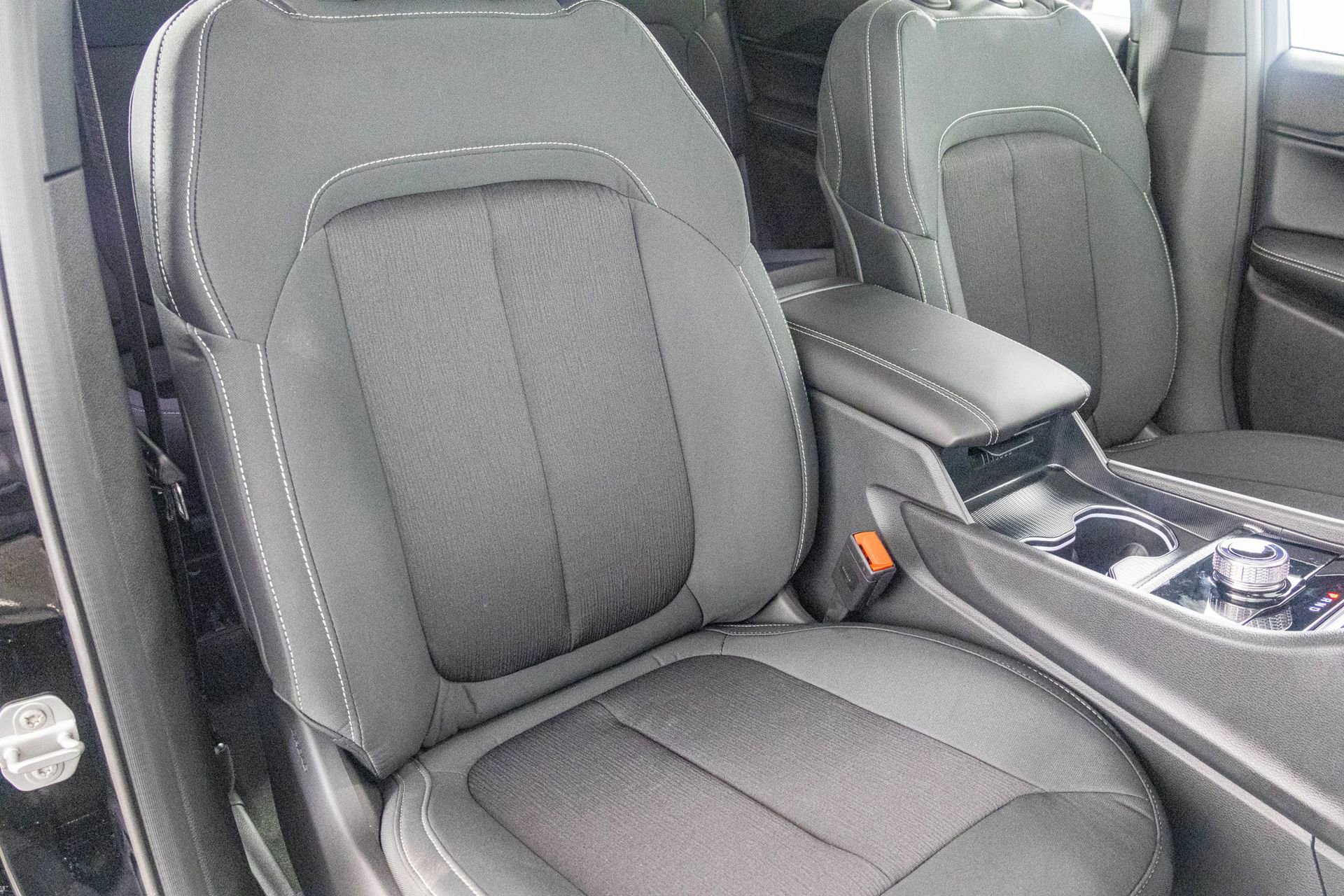 New 2025 Jeep Grand Cherokee L Laredo w/ Luxury Tech Group I image 39