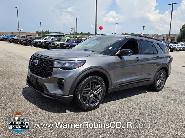 Used 2025 Ford Explorer ST-Line w/ Premium Package RWD image 3