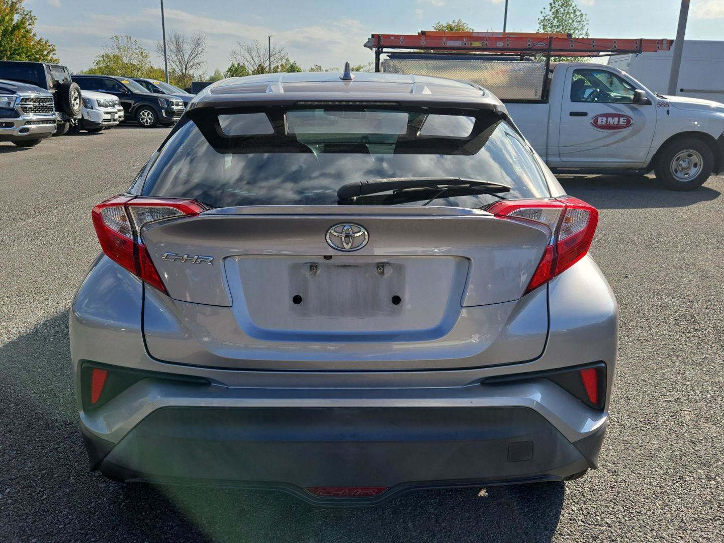 Used 2018 Toyota C-HR XLE FWD image 6