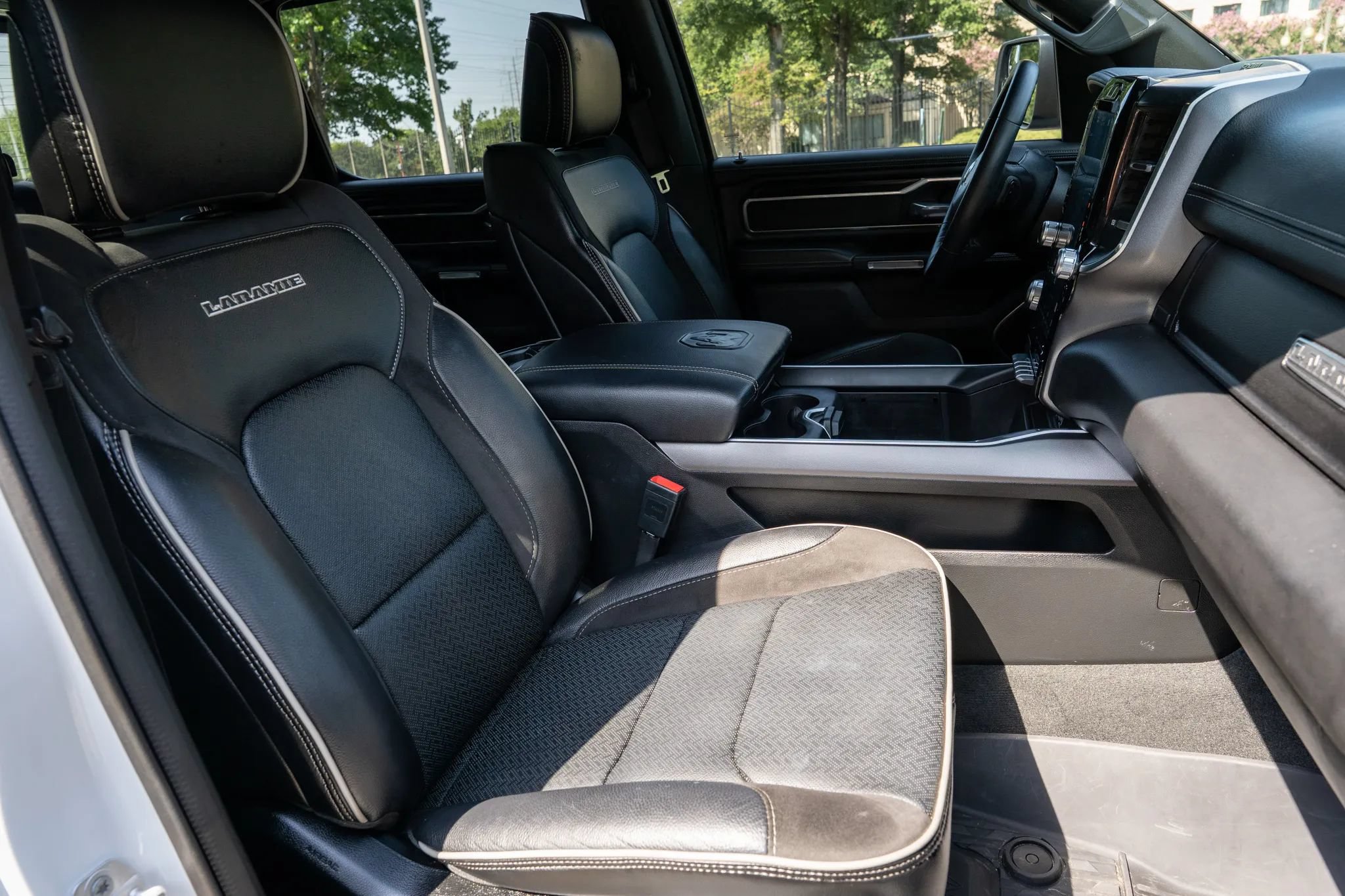Used 2023 RAM 1500 Laramie AWD/4WD image 15