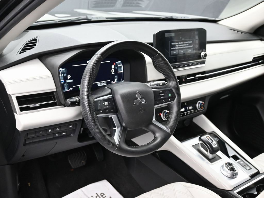 Used 2023 Mitsubishi Outlander SEL image 18