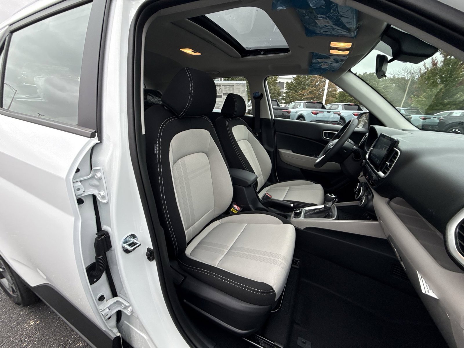 New 2026 Hyundai Venue SEL FWD image 25