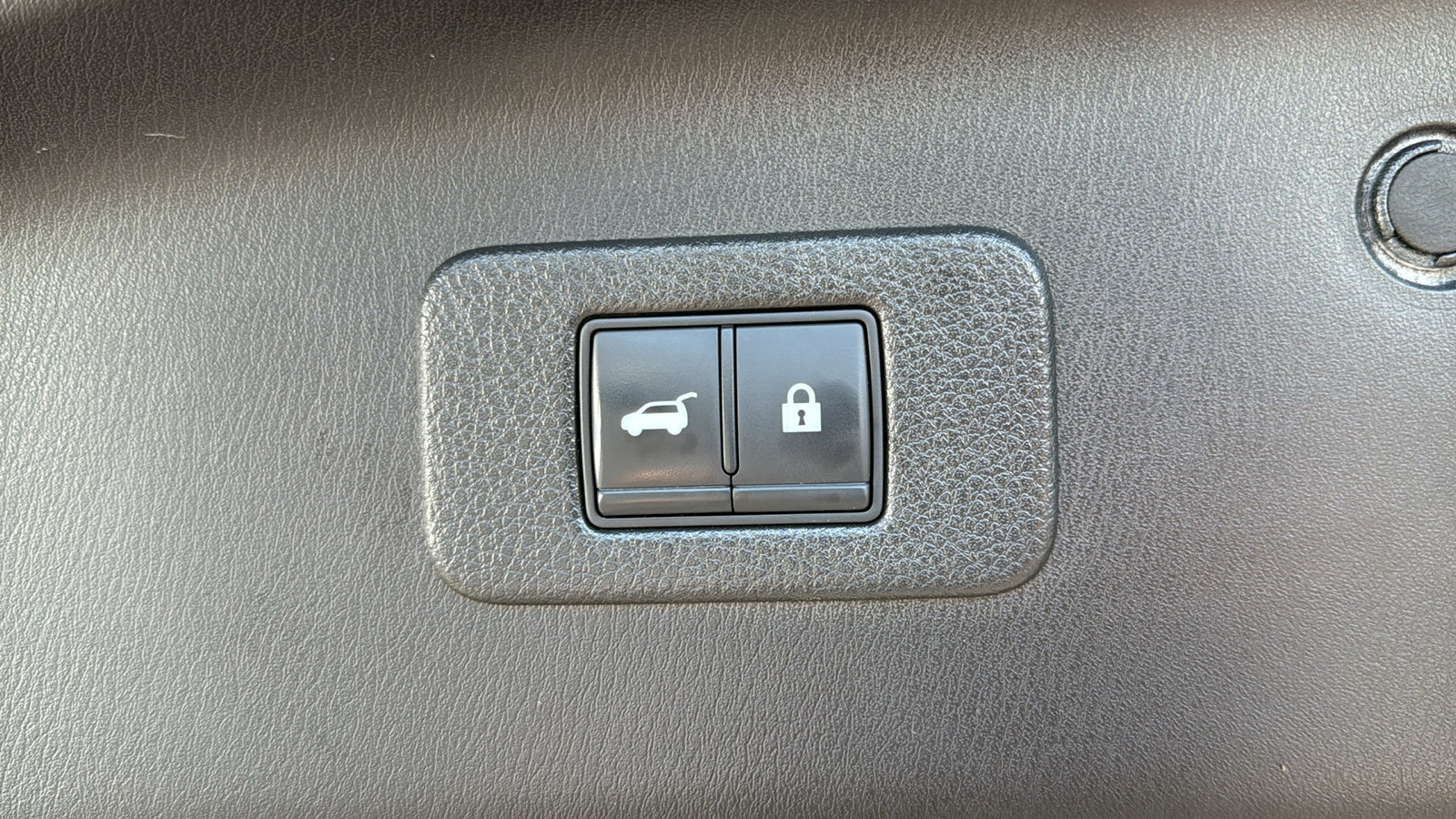 Certified 2021 Nissan Armada Platinum w/ Captain's Chairs Package AWD/4WD image 26