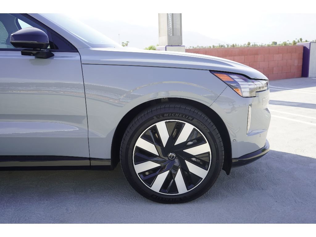 New 2025 Volvo EX90 Ultra image 3