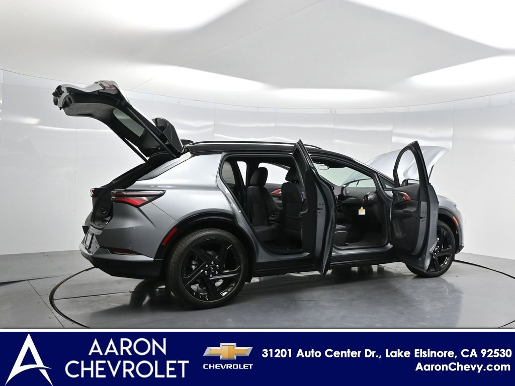 New 2026 Chevrolet Equinox EV RS image 4