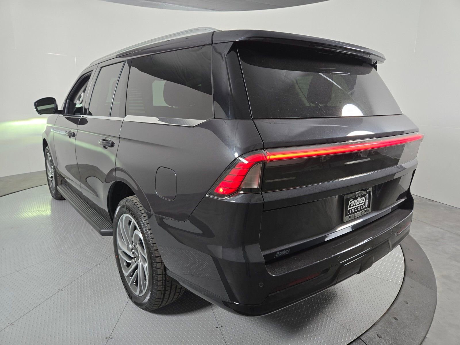 New 2026 Lincoln Navigator Premiere AWD/4WD image 7