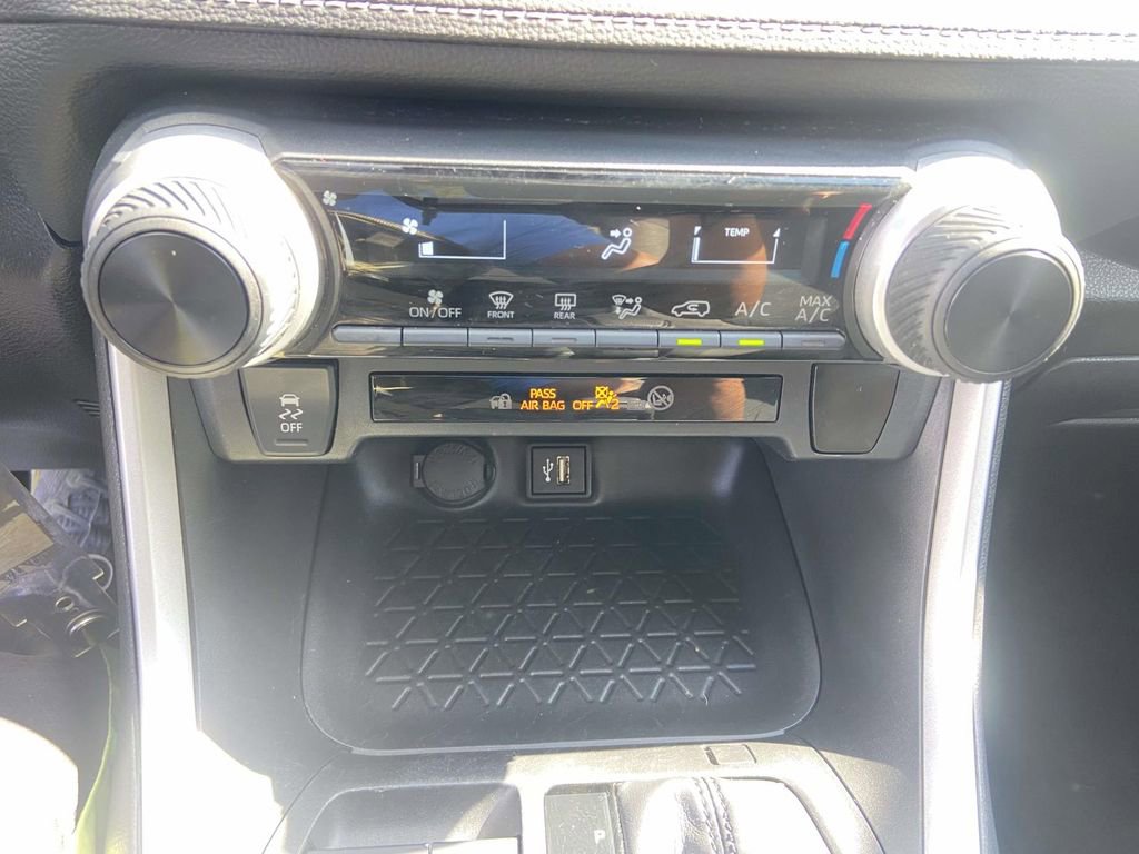 Used 2023 Toyota RAV4 LE image 24