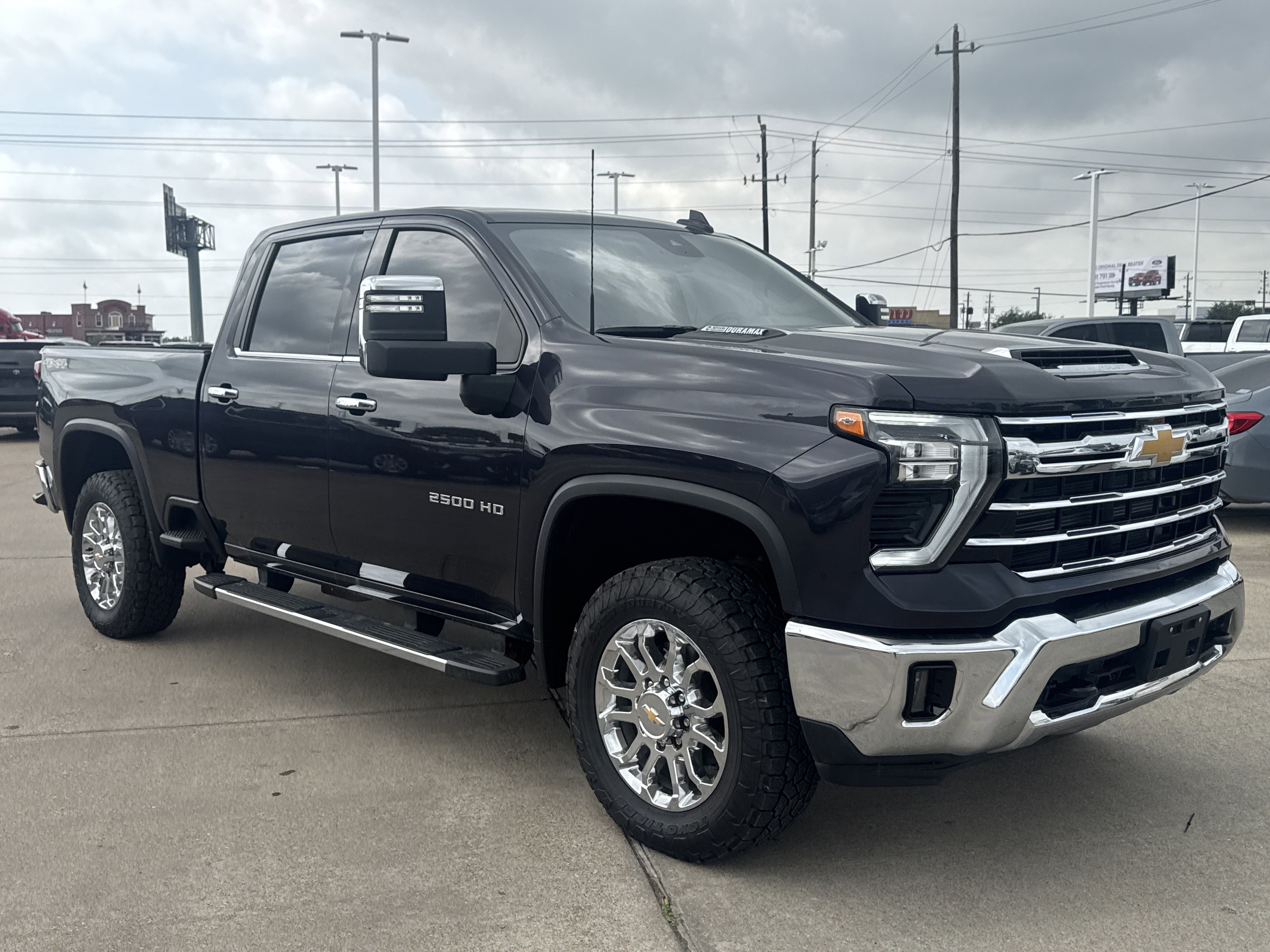 Used 2024 Chevrolet Silverado 2500 LTZ w/ LTZ Convenience Package AWD/4WD image 18