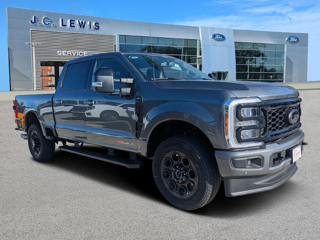 New 2026 Ford F250 Lariat w/ Black Appearance Package
