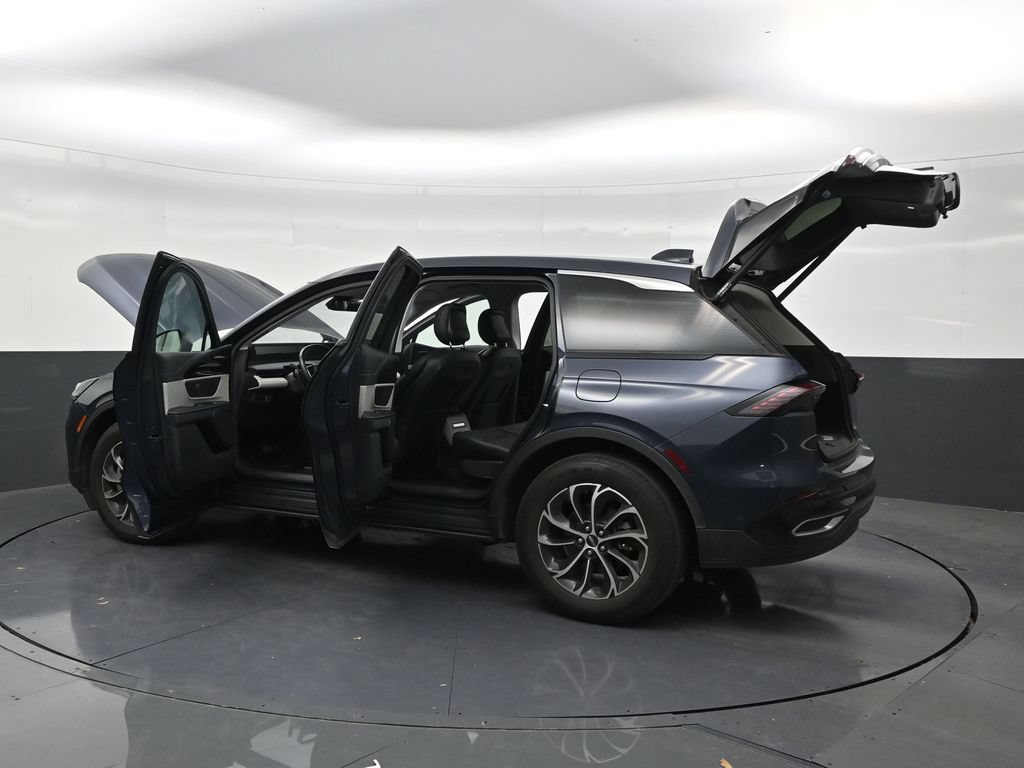 Used 2024 Lincoln Nautilus Premier AWD/4WD image 30