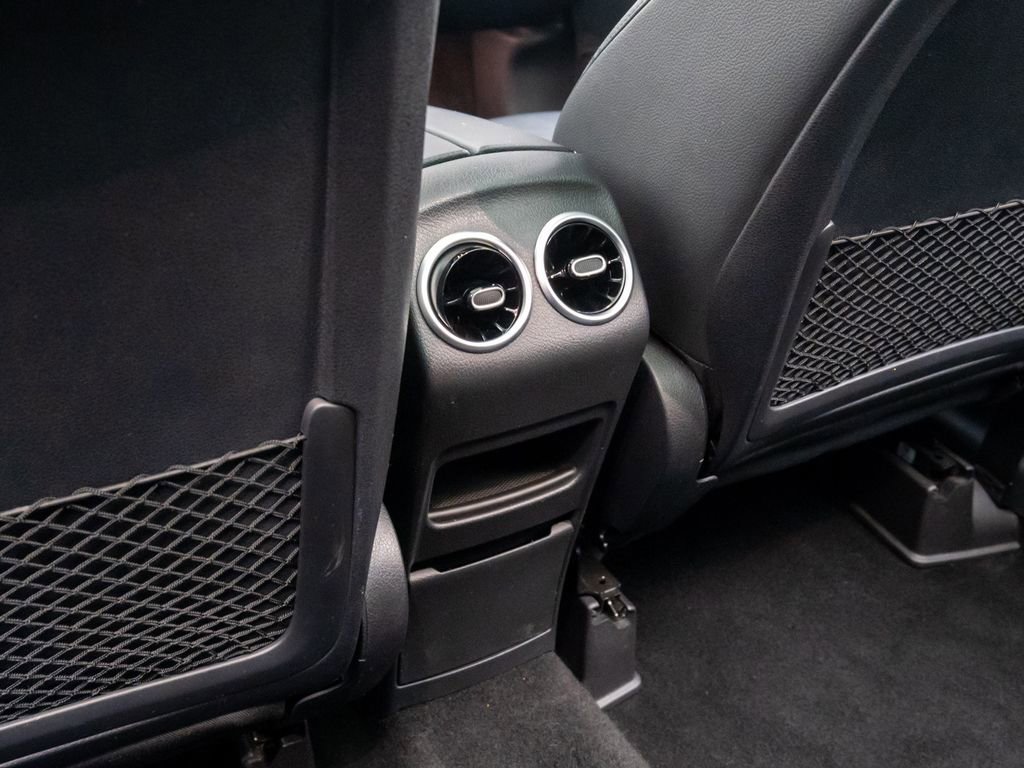 Used 2022 Mercedes-Benz GLB 250 4MATIC image 18