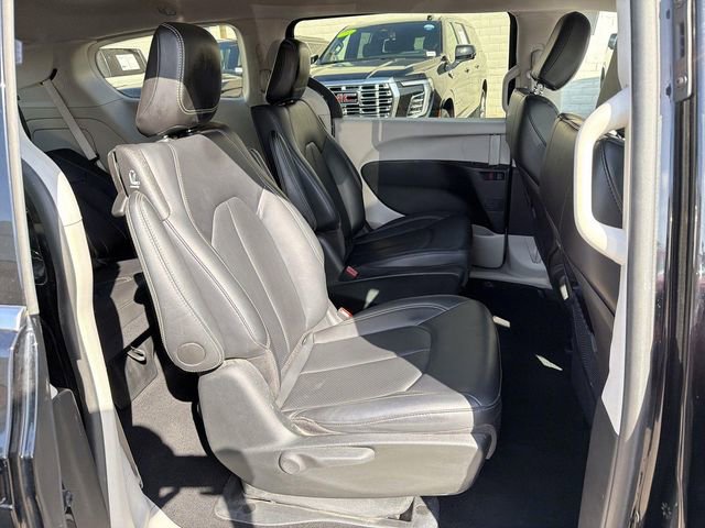 Used 2024 Chrysler Pacifica Limited FWD image 26
