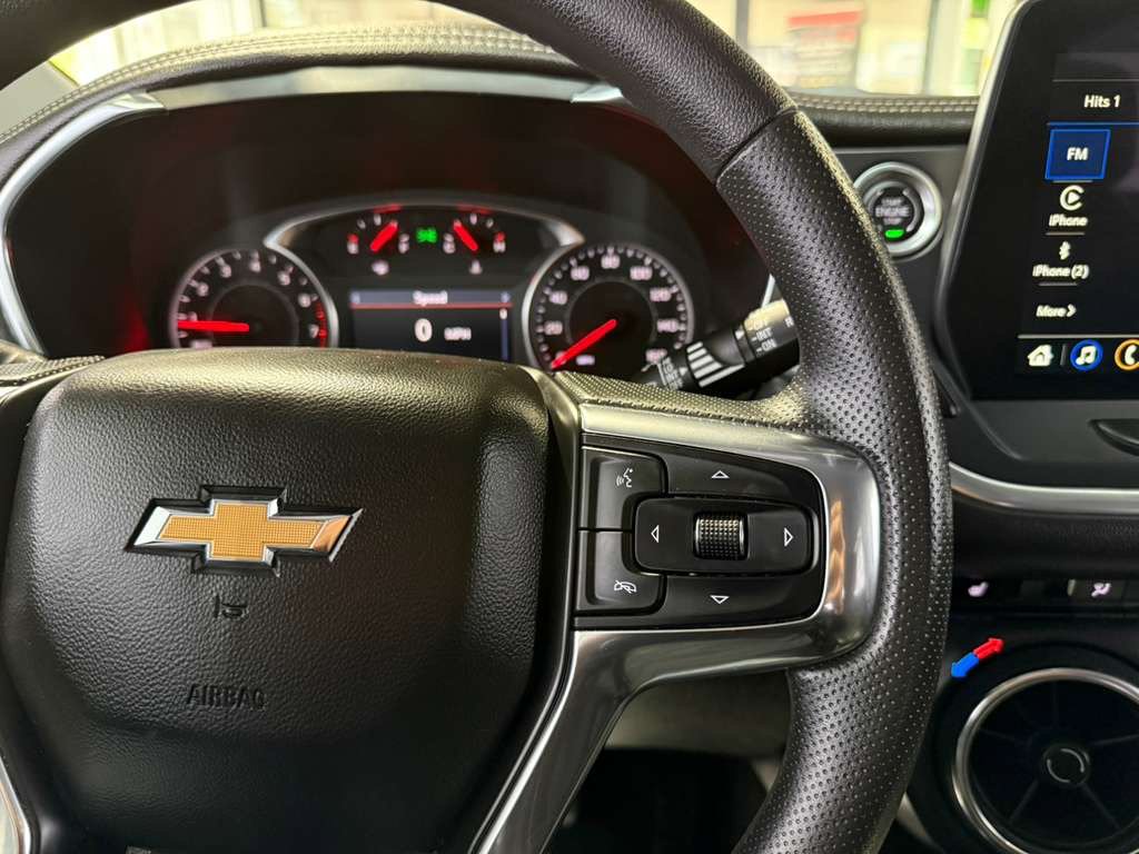 Used 2025 Chevrolet Blazer LT AWD/4WD image 12