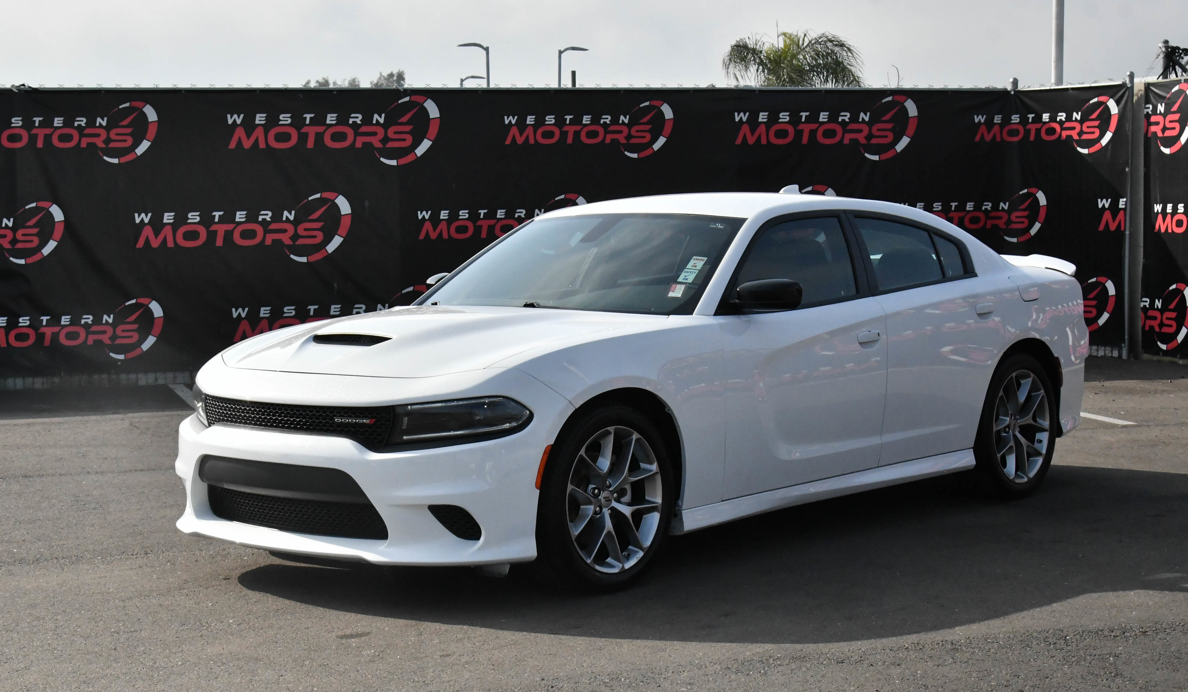 Used 2023 Dodge Charger GT image 3