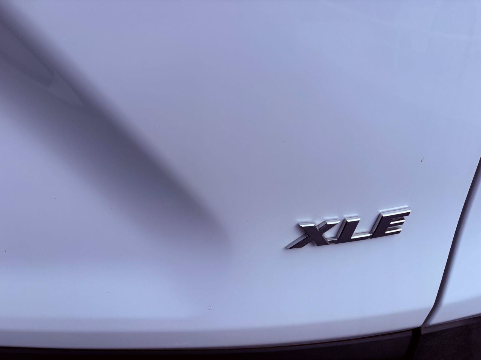 Used 2024 Toyota RAV4 XLE FWD image 9