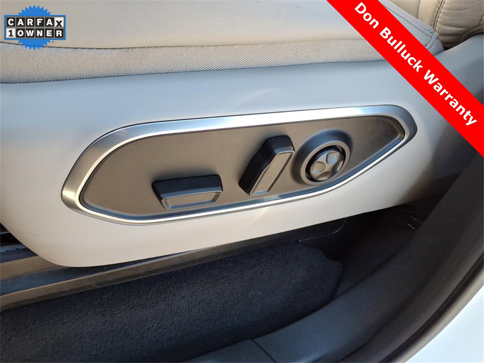 Used 2024 Jeep Wagoneer L Series II w/ Flexible Seating Group image 17